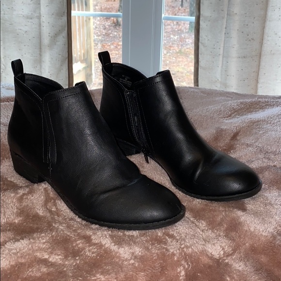 American Rag Booties - Picture 2 of 2